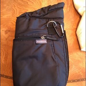 A COOZI w Carabiner for your Water Bottle